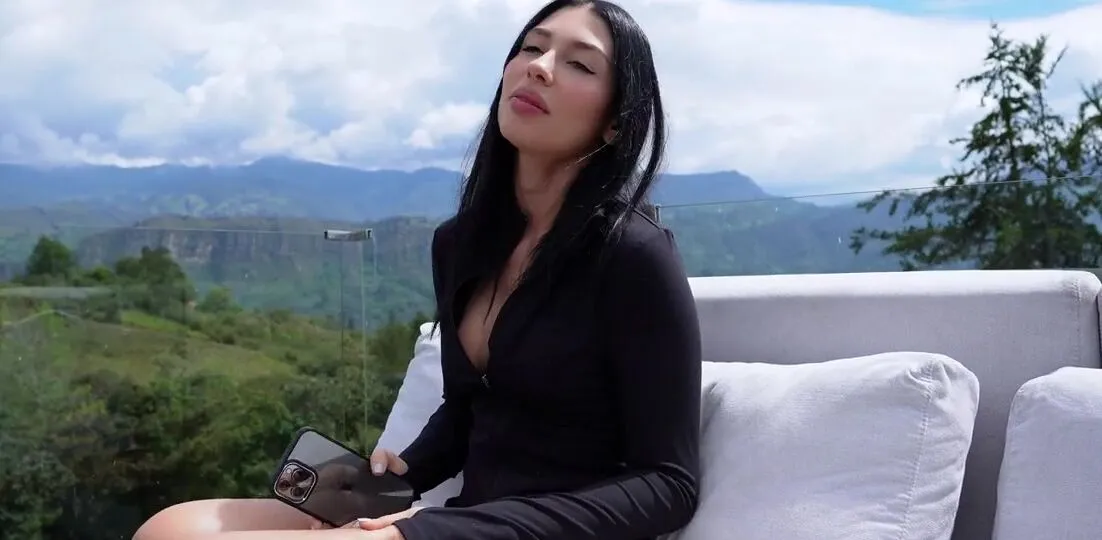 I Convince My Brother-In-Law To Fuck Me On Our Vacations And Ended With A Creampie 