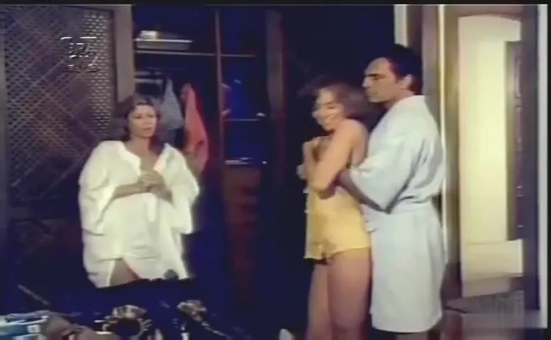 Nicole Puzzi Sexy Scene  in Eu 1987 