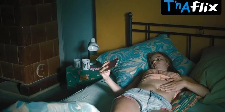 Saskia Rosendahl Underwear Scene  in No OneS With The Calves 