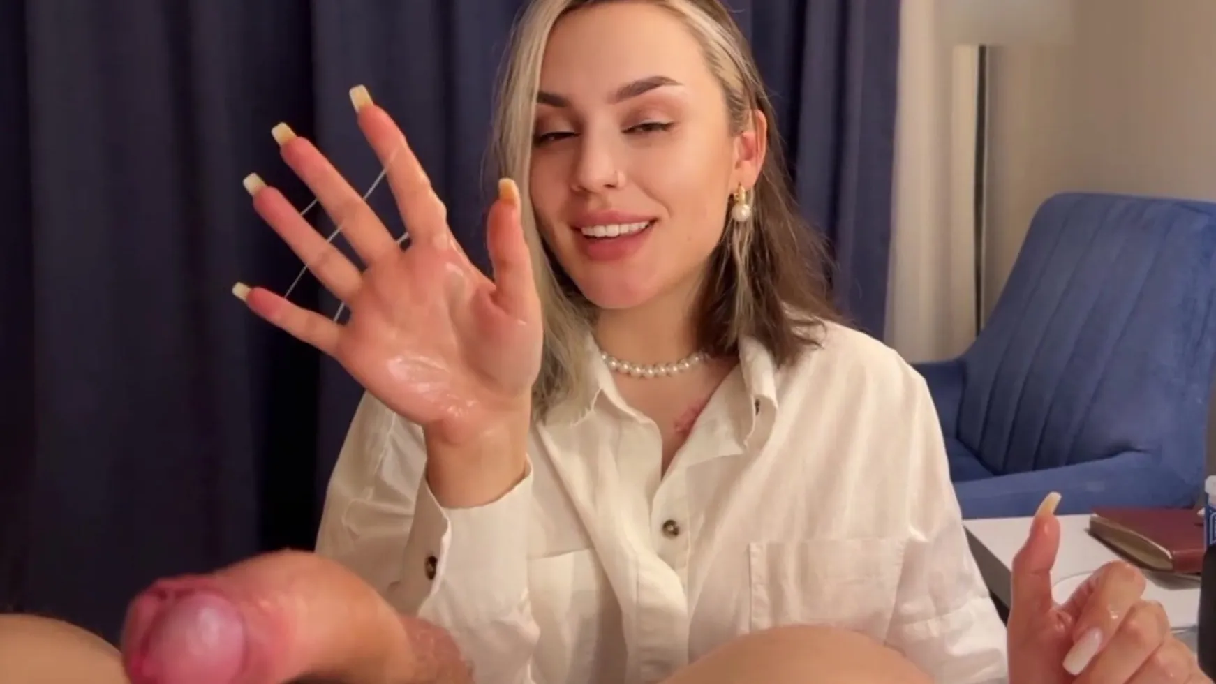 The Best Stepmom Gives Amazing Handjobs 