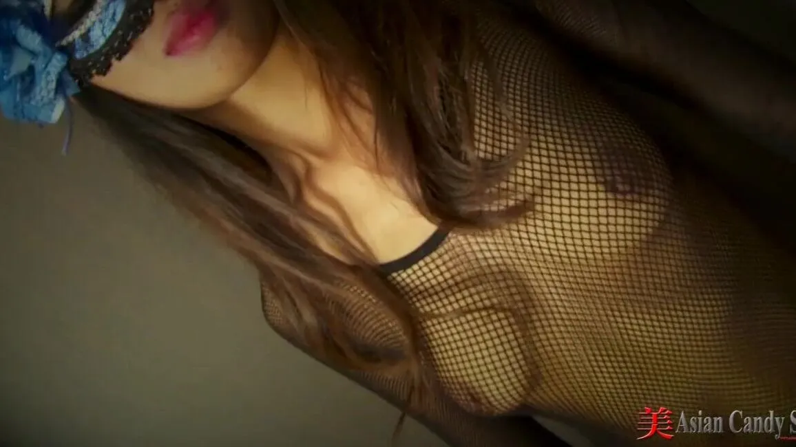 Thai Cutie Plays with Herself 