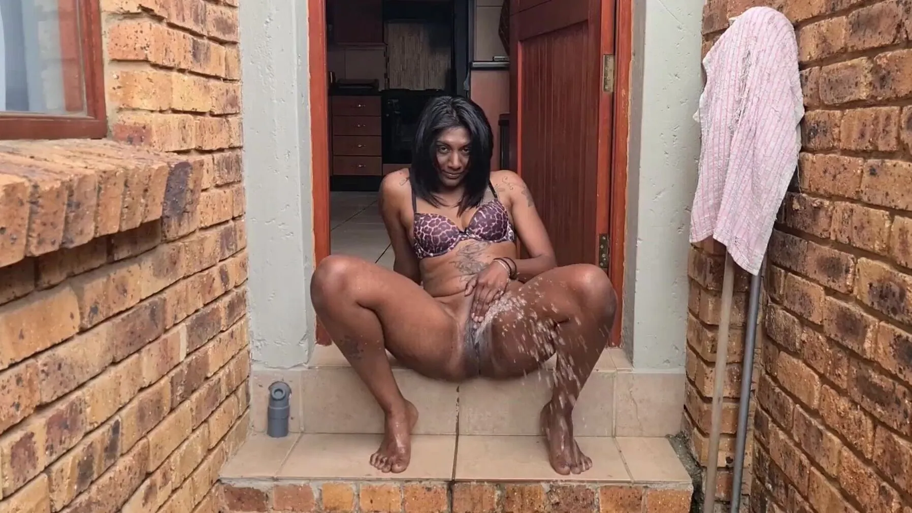 Indian slut pees everywhere & craves more 