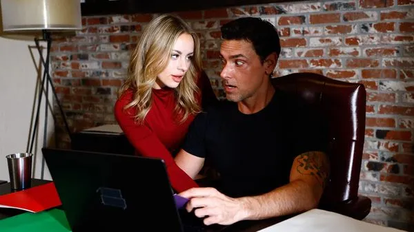 RealityJunkies – Anna Claire Clouds – Pussy Playtime in HD 