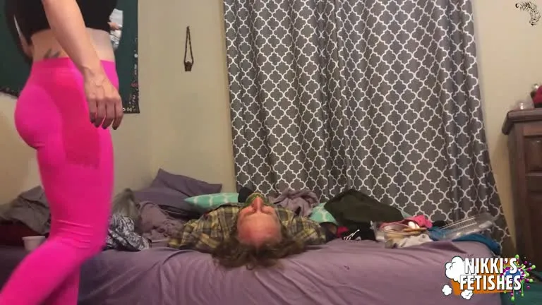 NIKKISFETISHES - StepSister Farts On StepBrothers Face 