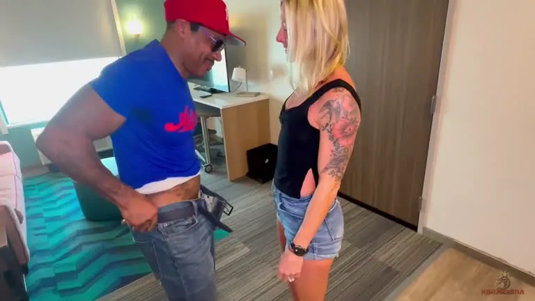 Jamie Croft Gets The King Cobra Grunting Orgasmic Oral Creampie? 