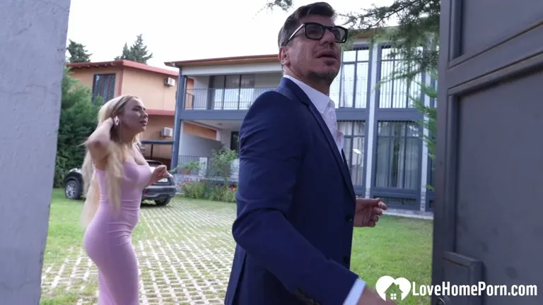 Real Estate Agent Feasts On My Wet Cunt 