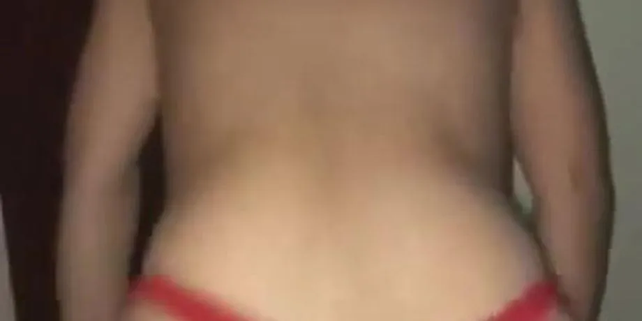 Novinha Só De Calcinha Enfiada Dançando Funk Pro Boy 