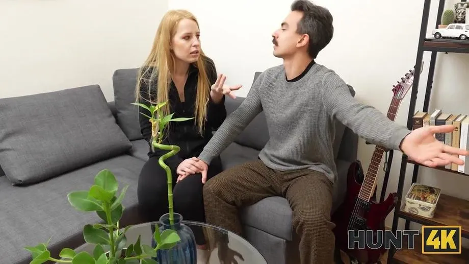 HUNT4K. Sex with a sexy Blonde is the best leg treatment 