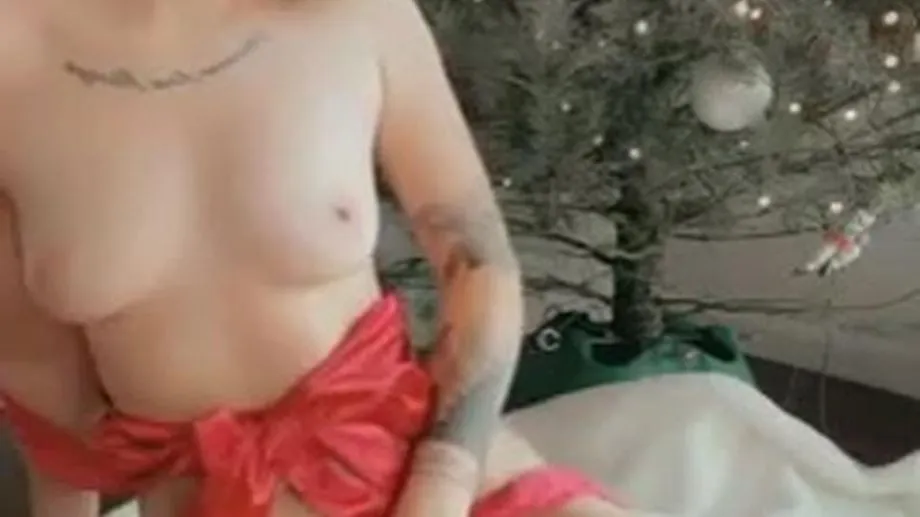 elizabethduffy christmas orgasm 