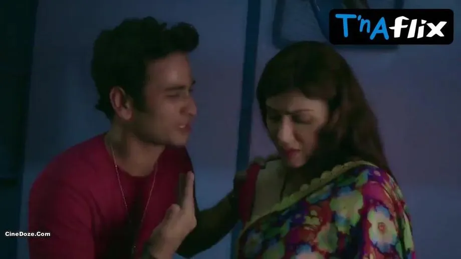 Mrinalini Chatterjee Sexy Scene  in Gandi Baat 