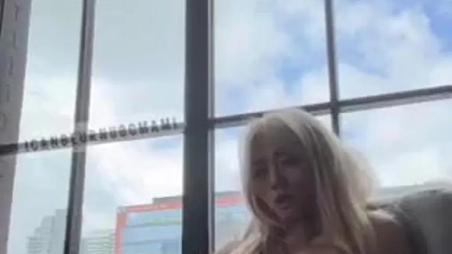 Icanbeurnuocmami SOFA MASTURBATION 