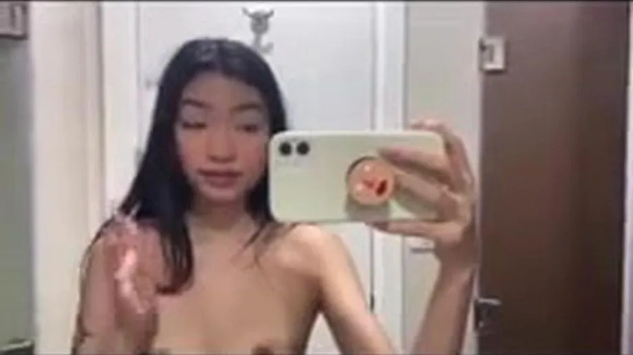 Hot IG Oanhdaqueen le*** 2 