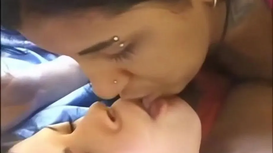 hot kiss pakistan and indian - 