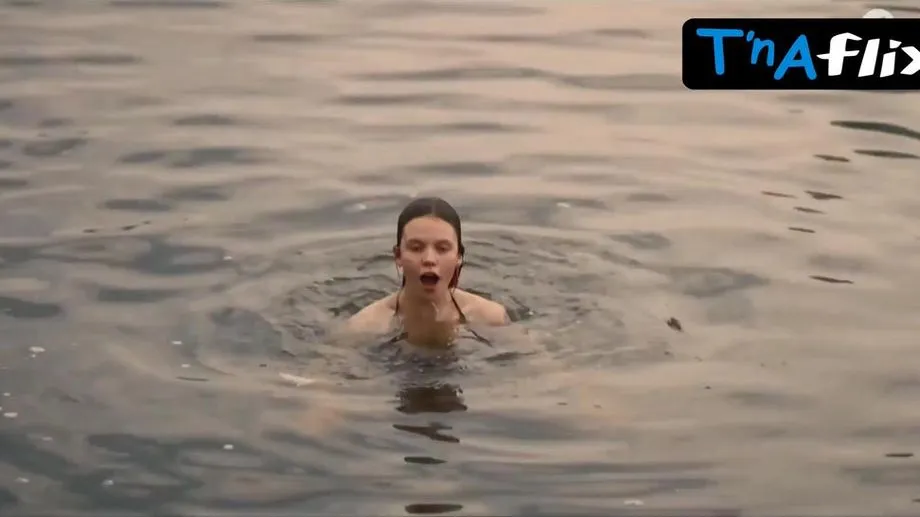 Frieda Barnhard Breasts,  Bikini Scene  in Van Der Valk 