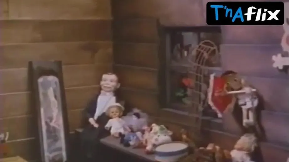 Louise Cardoso Breasts,  Underwear Scene  in Sonhos De Menina Moca 