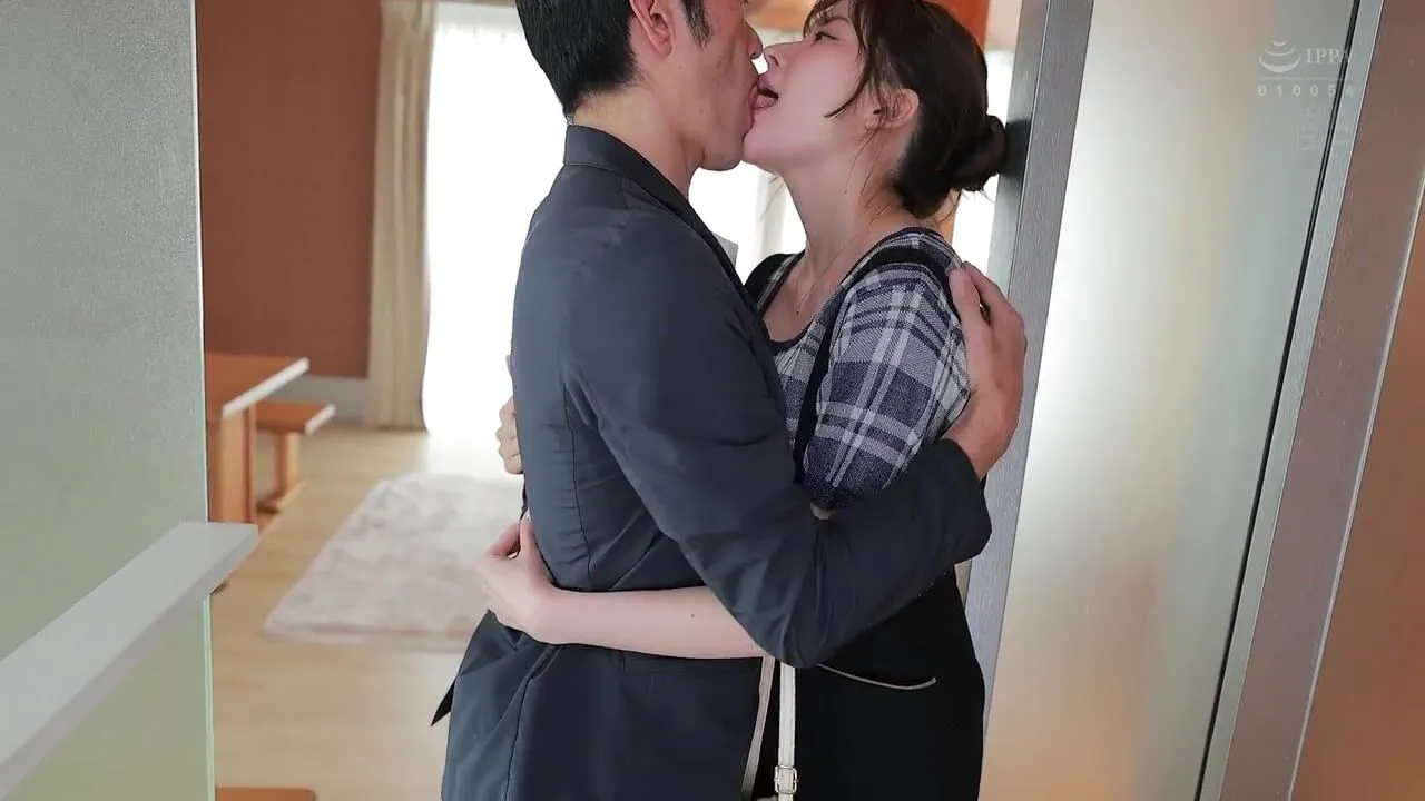 MFYD-157 With my best lover at a villa—drenched in swea 