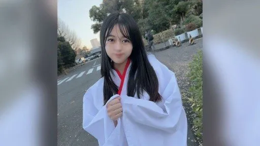 FC2PPV-4494567 A serious and cute girl who serves as a class representative at school, Sister ◯ ◯ is dressed as a shrine maiden at the place where she works part-time... This girl  