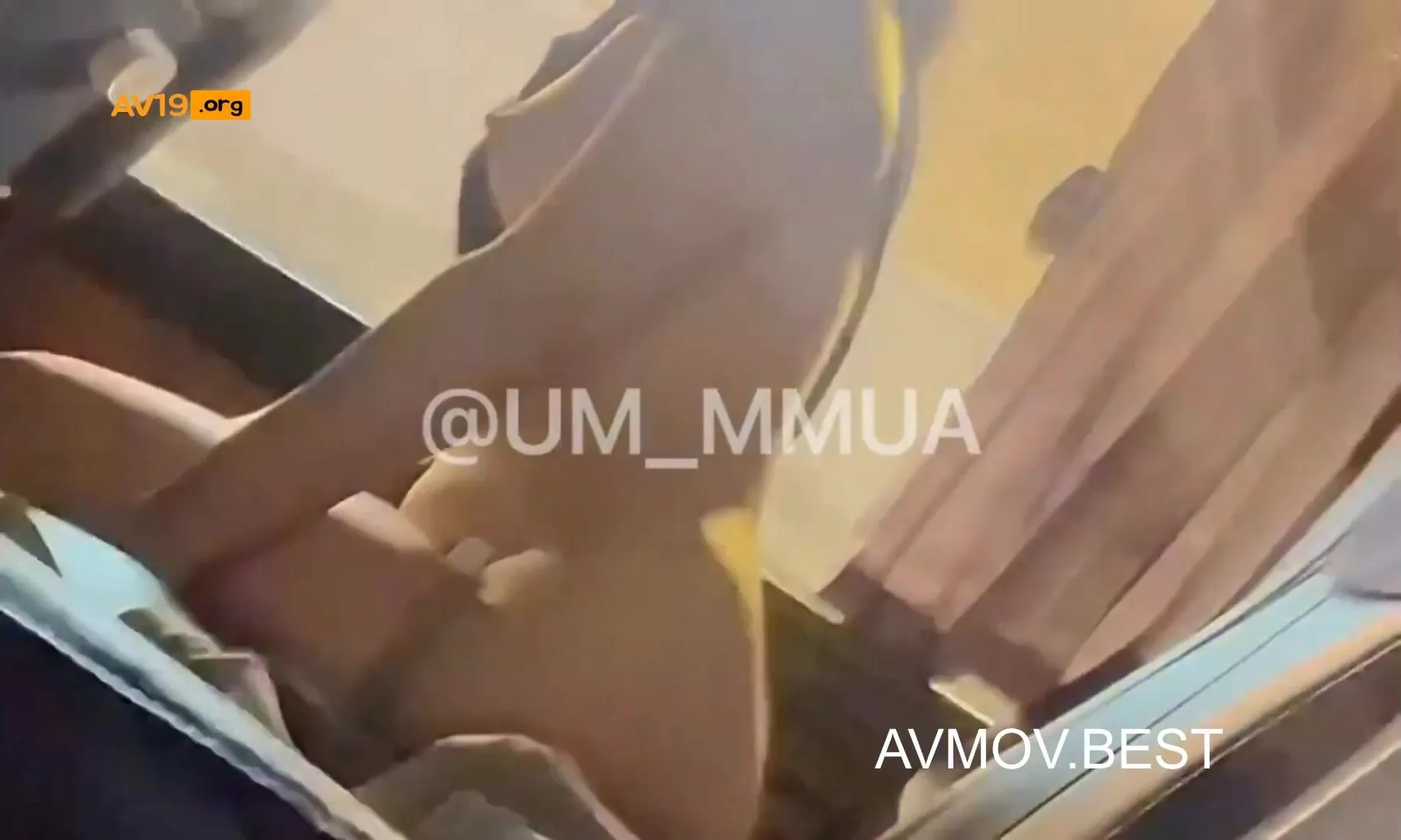 Old lady on the bus_UM_MMUA 