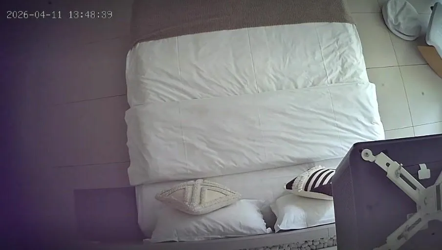 Photos le*** from God's Point of View on April 12th ❤️ A beautiful woman was taken to a hotel by her boyfriend, played mobile games, and had sex with him over and over again until he was satisfied ipcam 05-010526 