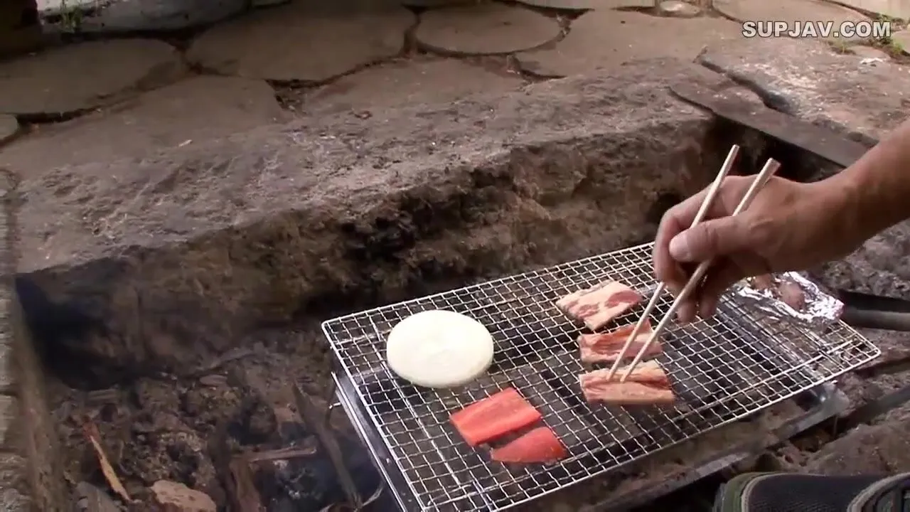 IENE-268 Barbeque at the Park with Aphrodisiac Meat! Barely Legal Girls Start Masturbating in Public! 2 