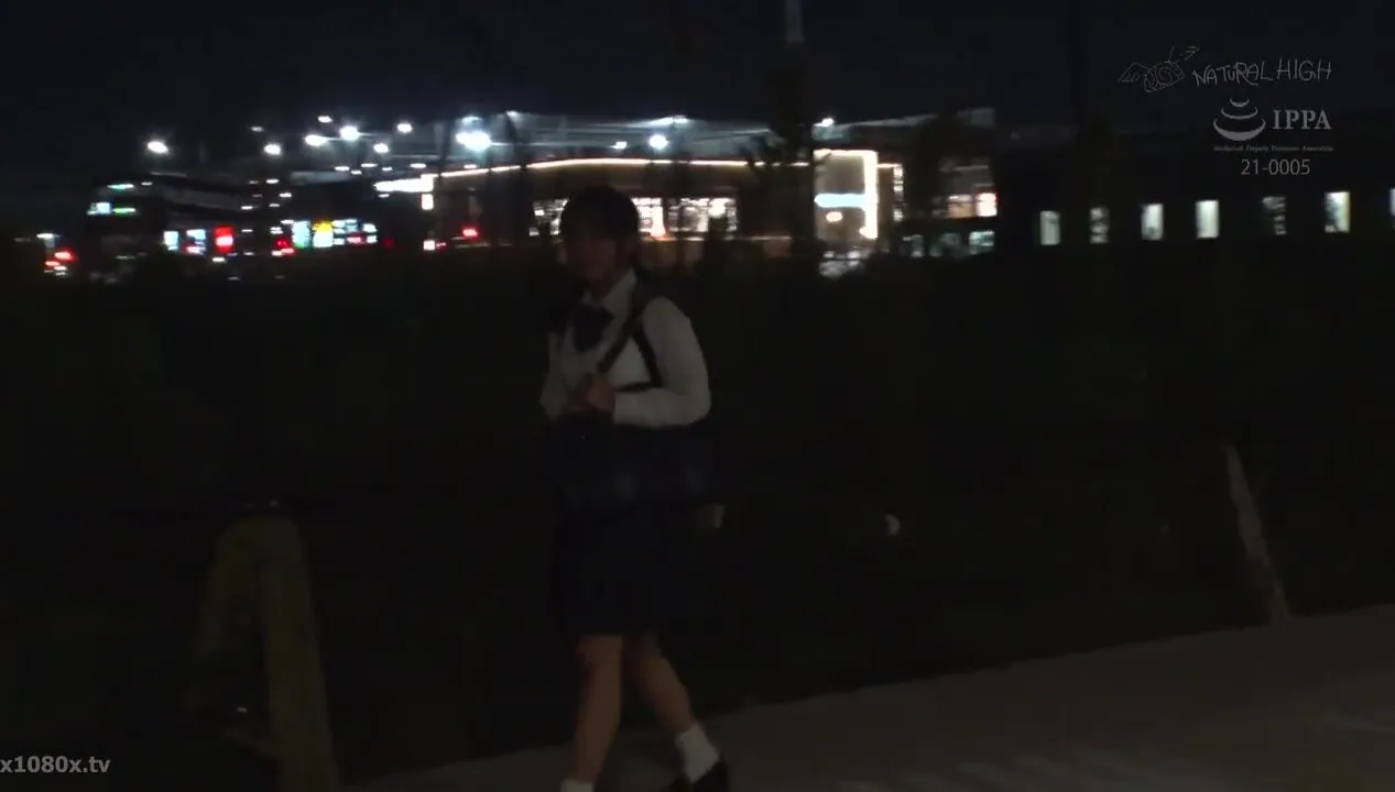 NHDTC-179 Timid girl who is so scared of being fingered on a night bus while she is asleep that she can\'t open her eyes and keeps cumming while pretending to be asleep 4 