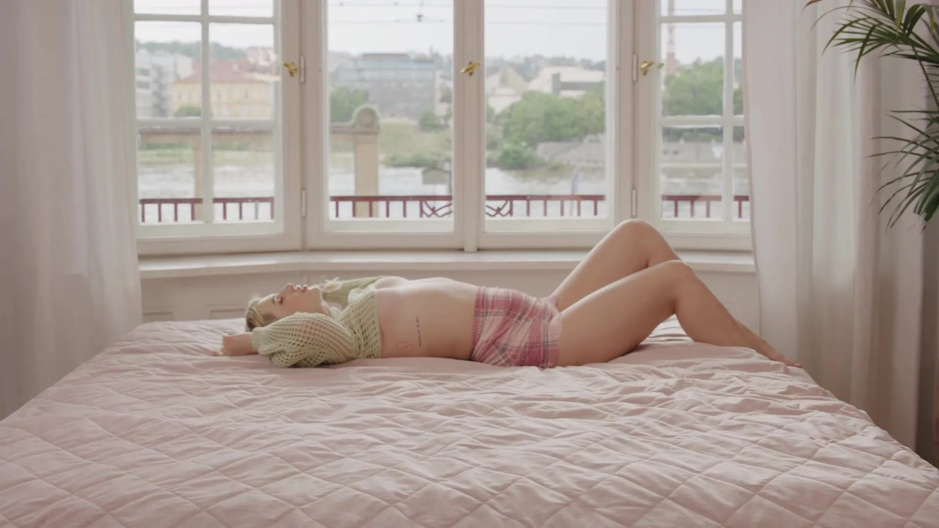 UltraFilms - Eliz Benson Wet Dreams 