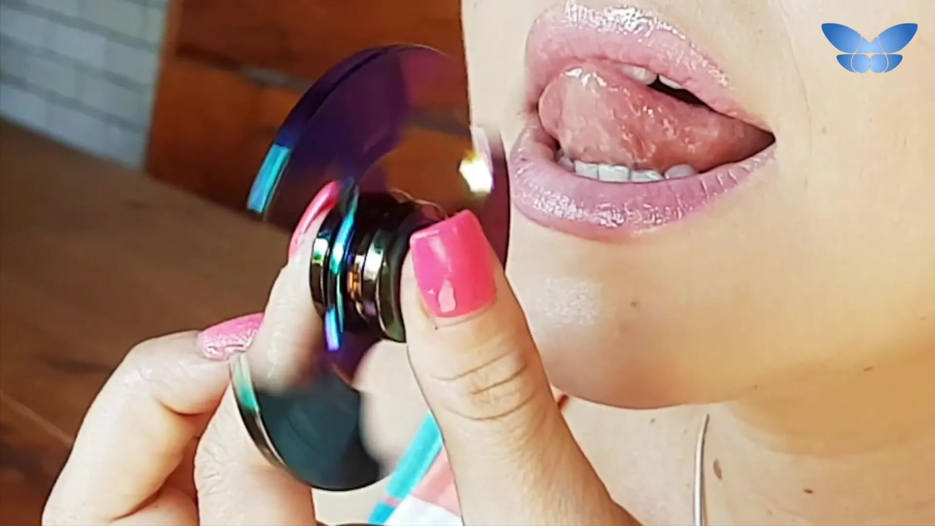 Yasmibutt - Fidget Spinner & Sperm Swallowing 