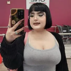 Chunky white goth bbw with fat juicy ass made for bbc 