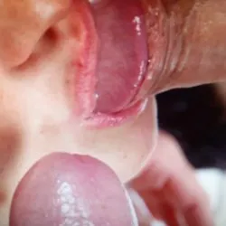 Mangia cazzi?? 