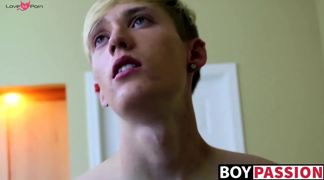 Twinks Anal Playground - Te*** twerking on huge anal beads & extreme close-up 