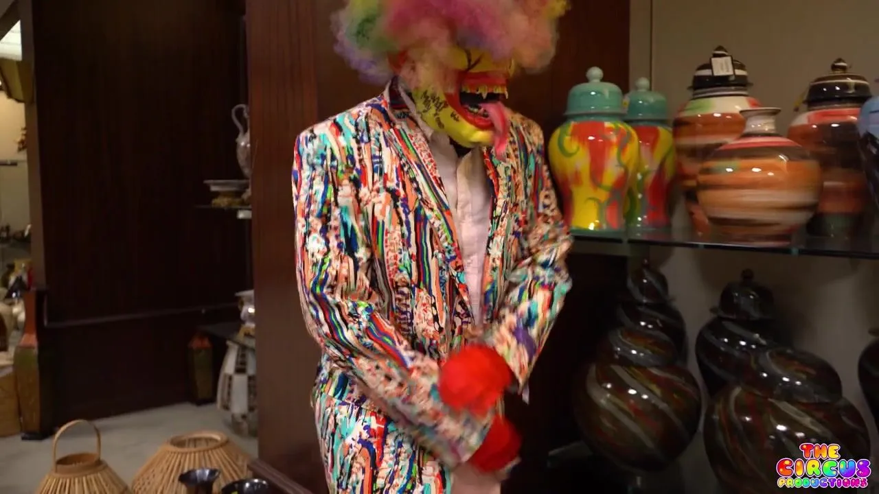 GIbbyTheClown Takes on the University Mall in a Wild Public Escapade Video 