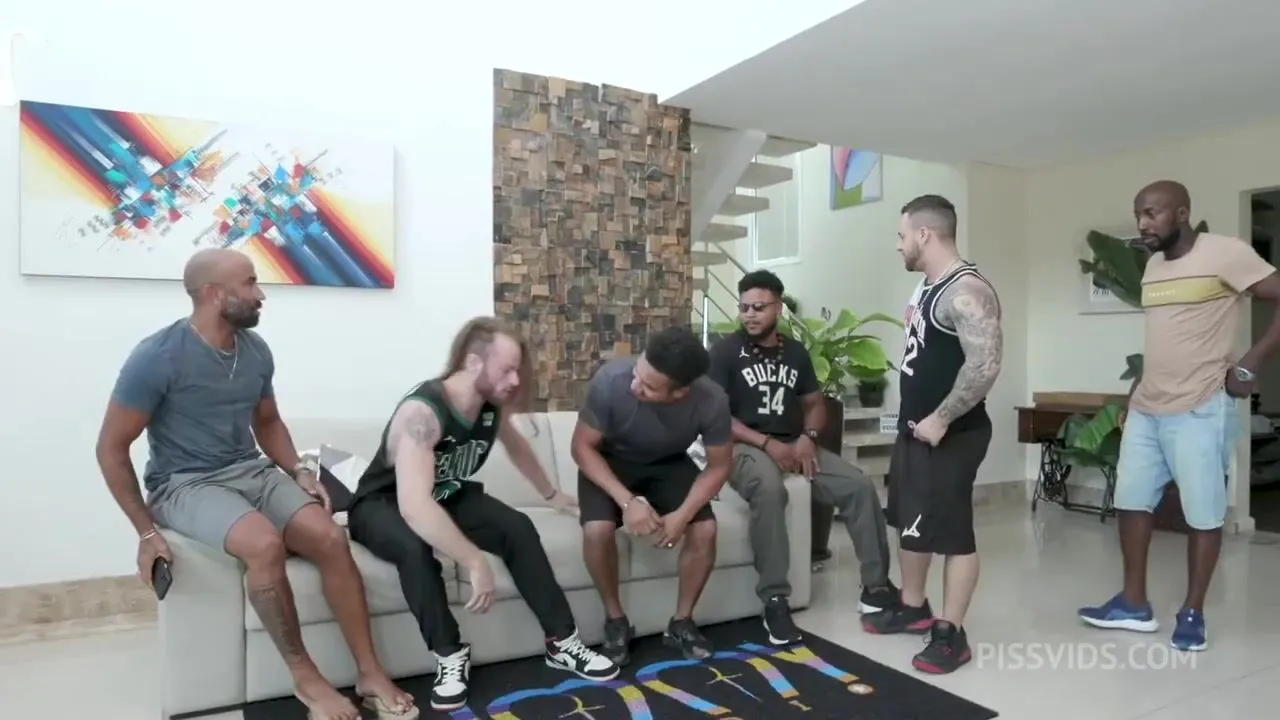Vivian Lola Lets Five Guys to Smash All Her Holes 
