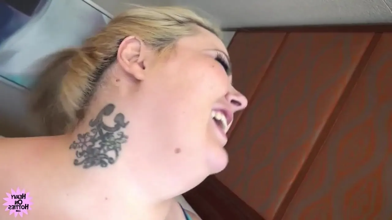 massive sbbw - overweight man engages in sexual activity with a very large woman 