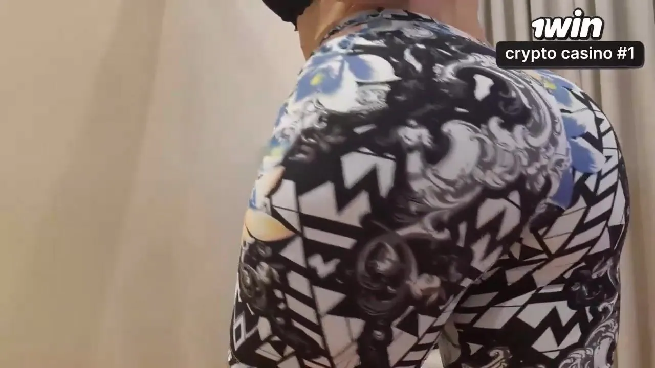 Twerking in gym cut-offs and juggling his butt on the chair 