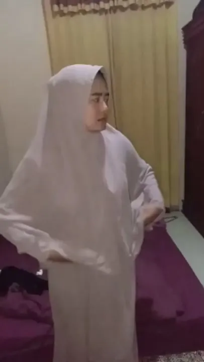 Istri Hijaber Binal Hyper Tembak Dalam 