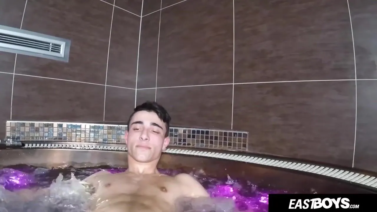 Czech Twink Gets Tugjob Large Wang 