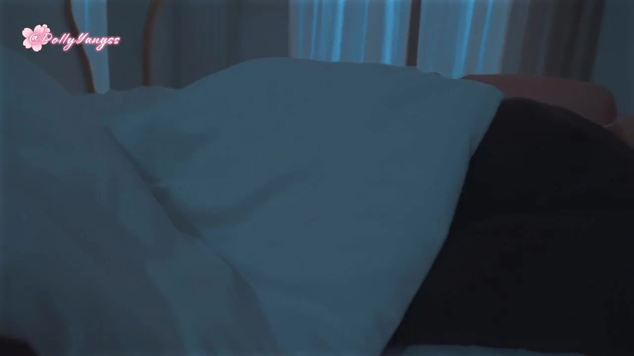 Oops... Step son unintentionally cum in step mamma after screwed step sister Polly Yangs in shared daybed at night in hotel room 