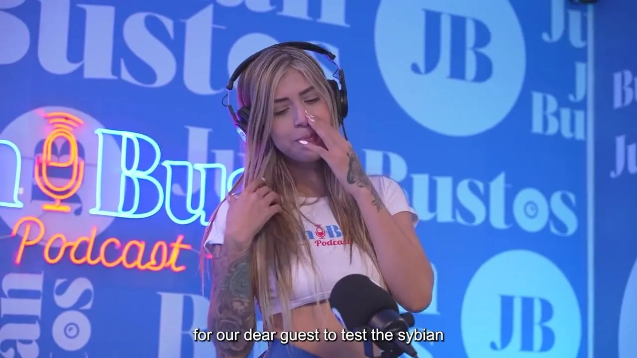 More excellent than her toys! MollySmith squirts all over the Sybian machine on Juan Bustos Podcast 