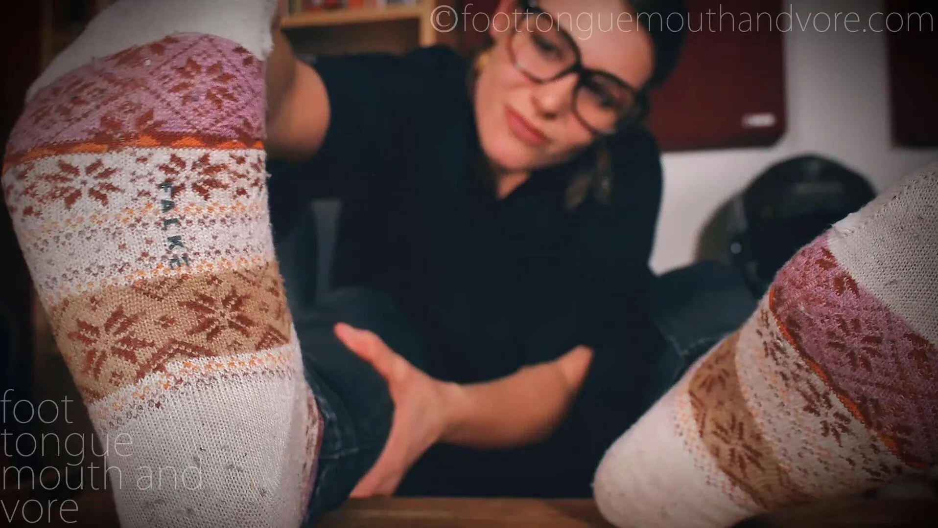 Foot Tongue Mouth and Vore Emma’S Tired Feet After Work (Winter Socks & Boots & Bare Feet) 