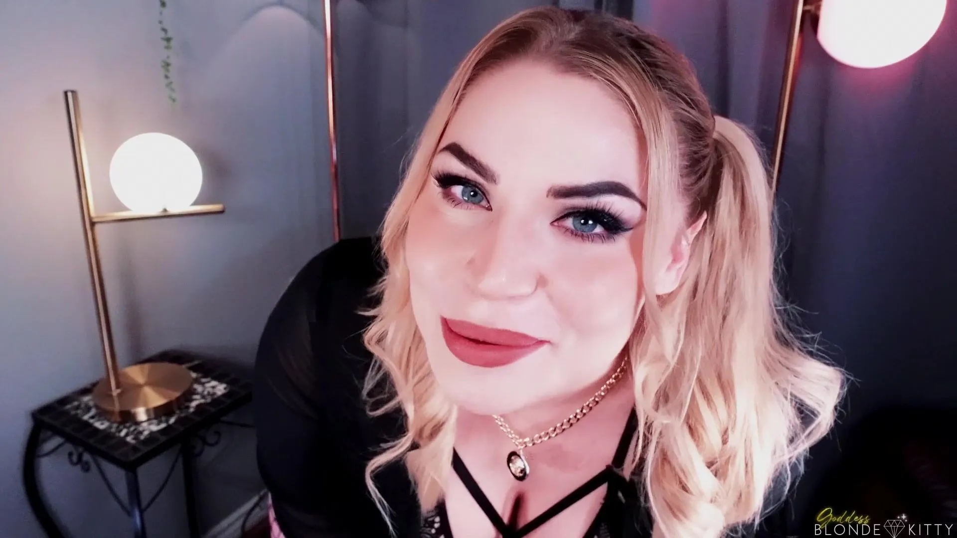 Goddess Blonde Kitty - i Pity You 