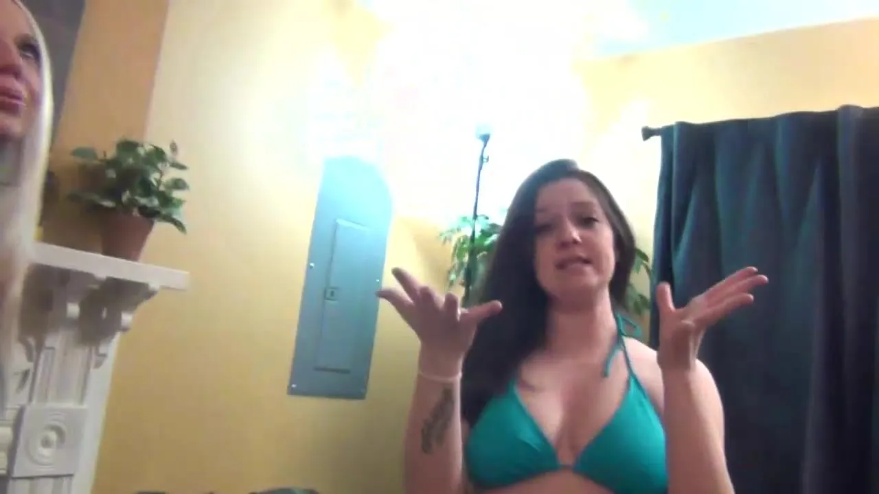 Sweet Southern Feet Ssf - Hali And Chloe Watch Gordon Get His Ass Beat (Pov) 