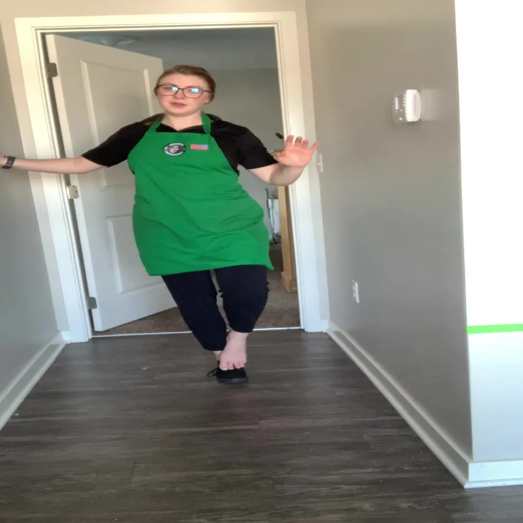 Itskinkerbell - Barista Sprained Ankle One Shoe Hopping 